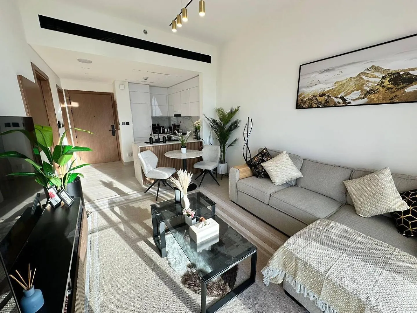 Gorgeous 1Br Apt In Jvc Dubai Apartment